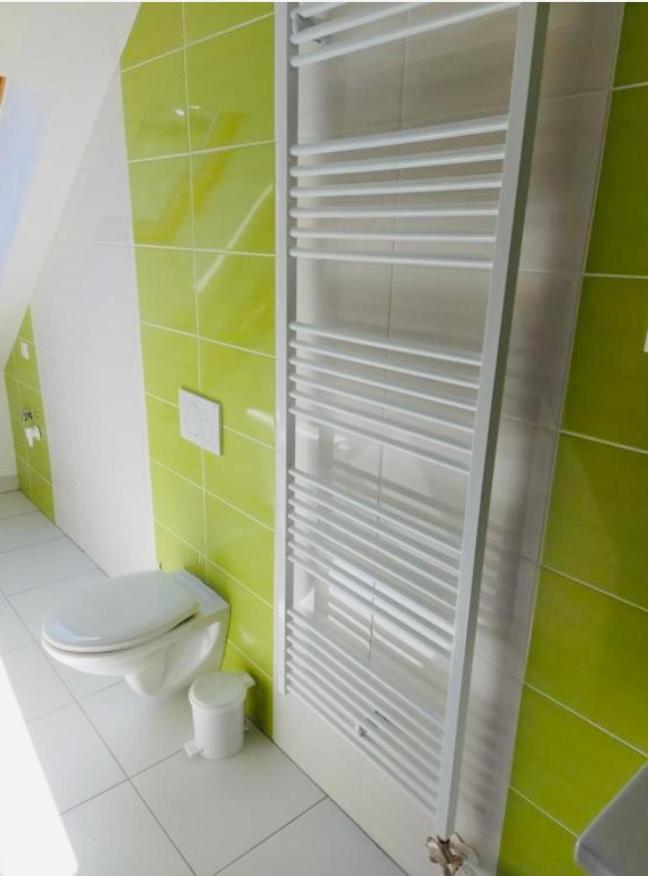 Jokai Apartman Комарно Экстерьер фото