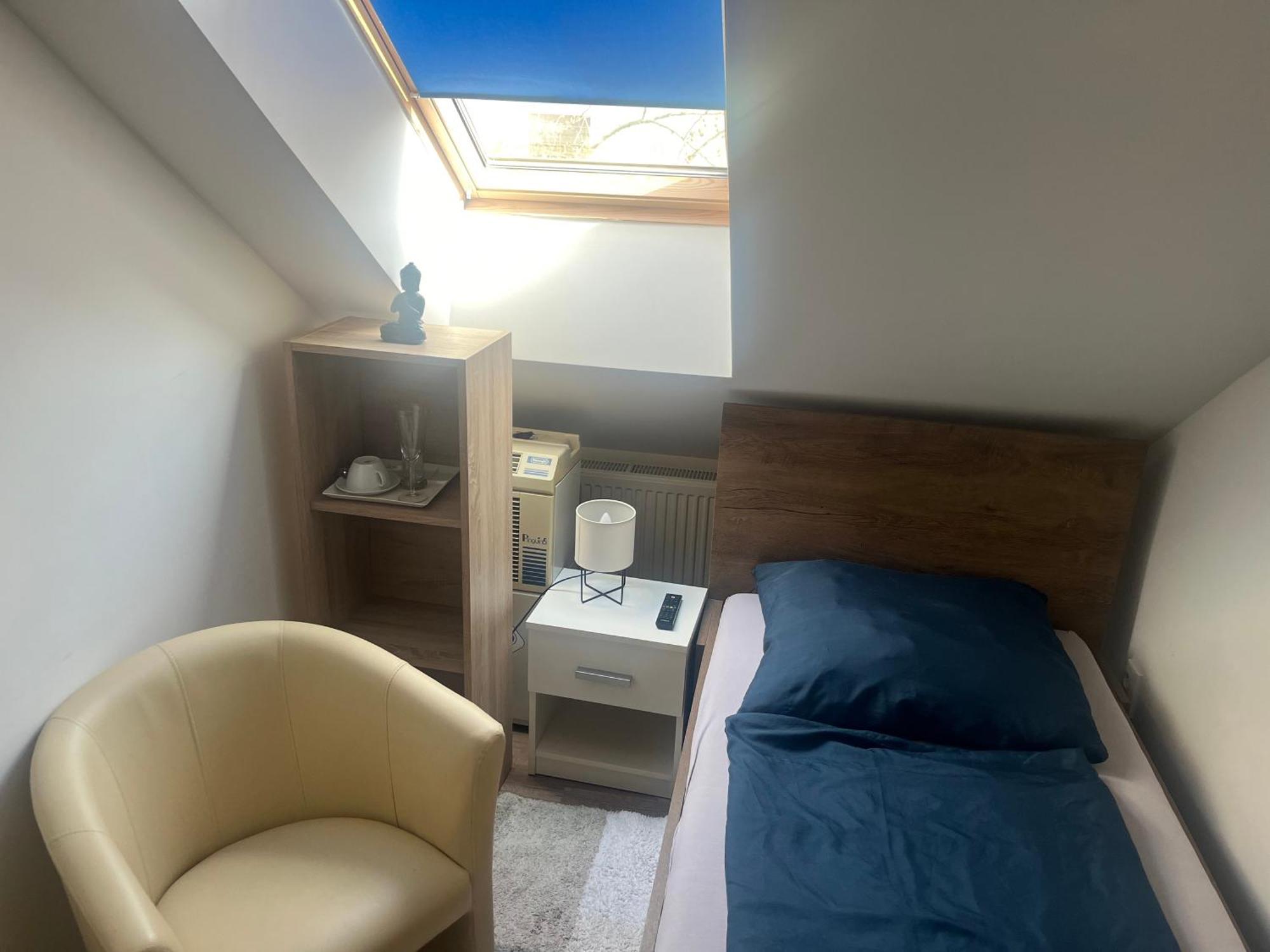 Jokai Apartman Комарно Экстерьер фото